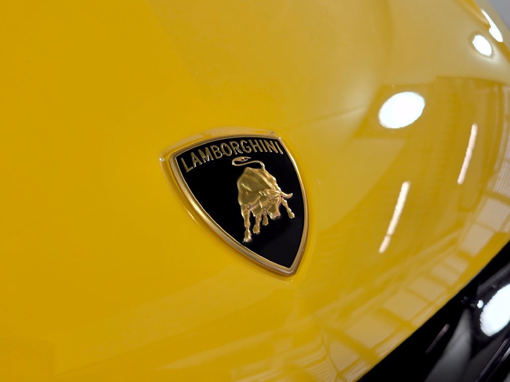 Used 2025 Lamborghini Urus SE AWD/4WD image 5