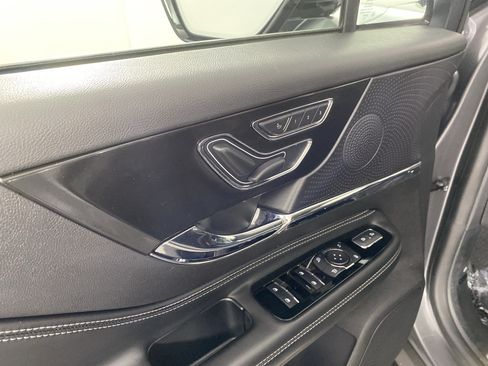 Used 2024 Lincoln Corsair AWD w/ Equipment Group 101A image 18