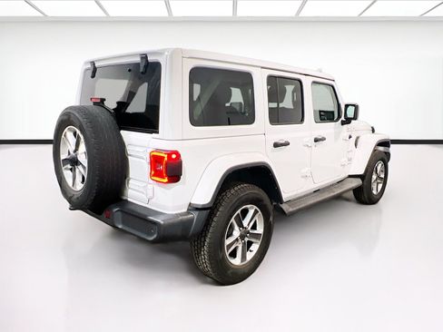 Used 2022 Jeep Wrangler Unlimited Sahara w/ LED Lighting Group AWD/4WD image 4
