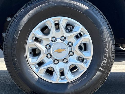 Used 2025 Chevrolet Silverado 2500 LT AWD/4WD image 25