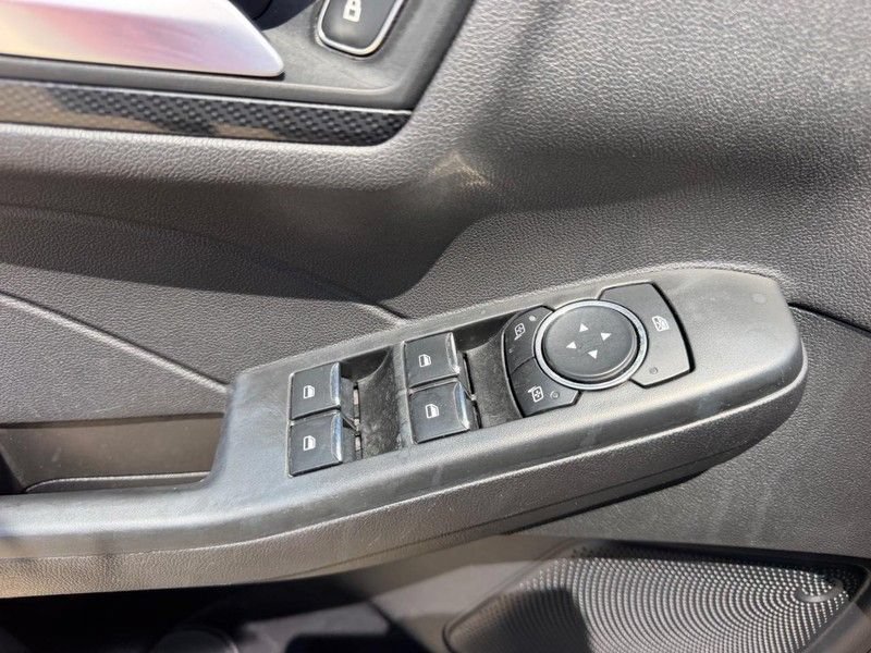 Used 2025 Ford Escape ST-Line FWD image 16