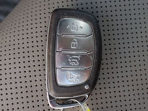 Used 2021 Hyundai Tucson Ultimate w/ Cargo Package AWD/4WD image 37