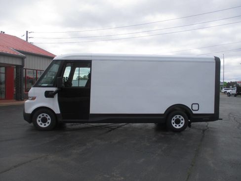 Used 2024 Chevrolet Brightdrop 600 w/ Commercial Equipment Package AWD/4WD image 2