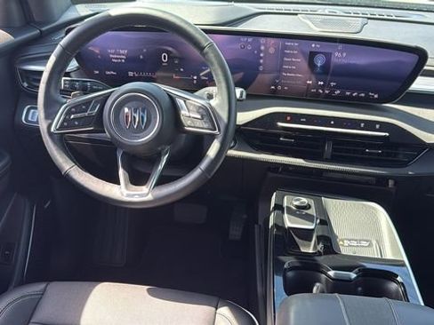 Used 2025 Buick Enclave Preferred image 30
