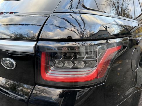 Used 2020 Land Rover Range Rover Sport HSE image 17