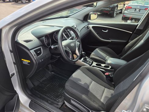 Used 2015 Hyundai Elantra GT FWD image 4