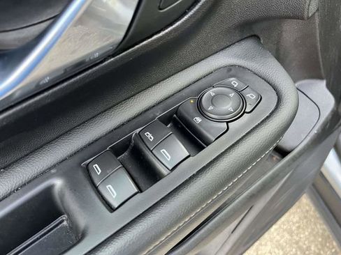 Used 2024 GMC Terrain SLE image 12