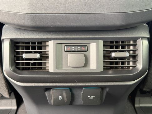 Used 2025 Ford F150 Raptor AWD/4WD image 19