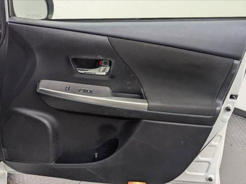 Used 2015 Toyota Prius V Two FWD image 22