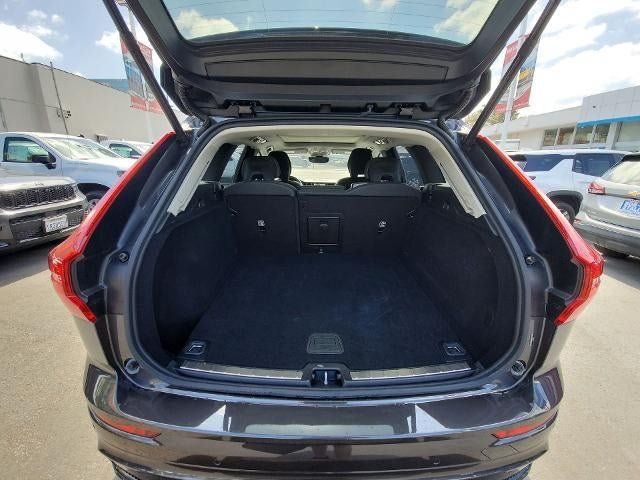 Used 2025 Volvo XC60 B5 Plus AWD/4WD image 24