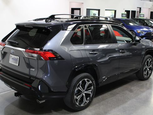 Used 2022 Toyota RAV4 XSE AWD/4WD image 17