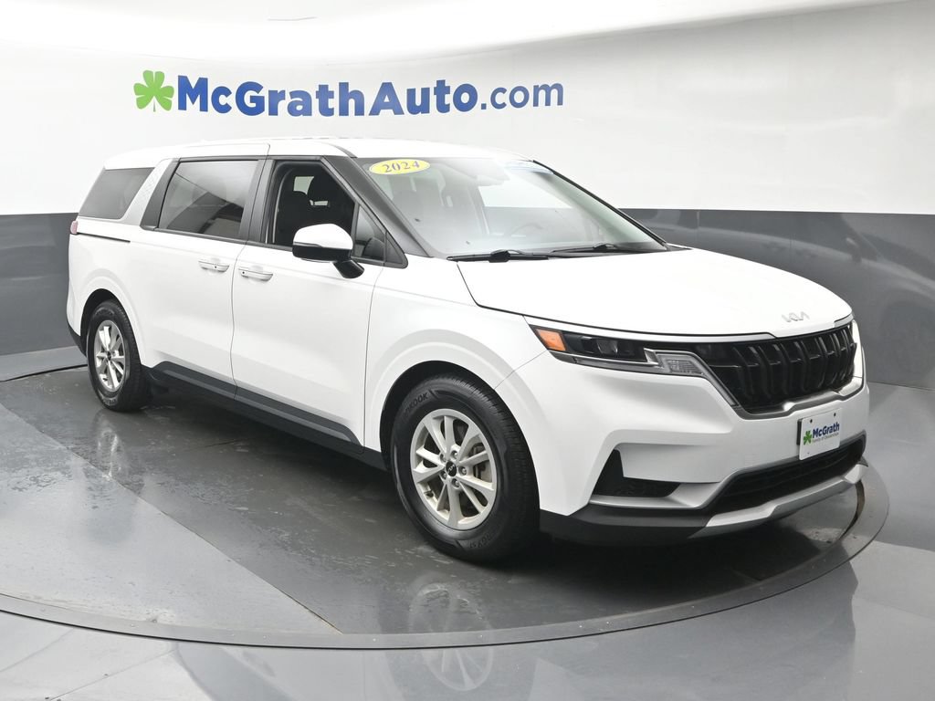 Used 2024 Kia Carnival LX FWD image 2