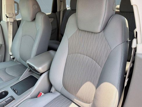 Used 2017 Chevrolet Traverse LS FWD image 22