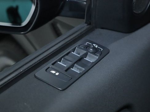 Used 2023 Land Rover Discovery Sport S image 19