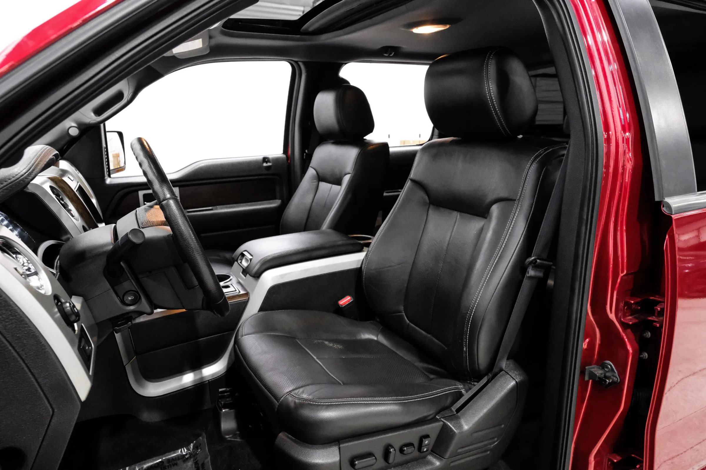 Used 2014 Ford F150 Lariat w/ Equipment Group 502A Luxury AWD/4WD image 19
