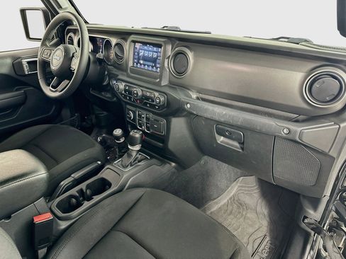 Used 2023 Jeep Gladiator Sport AWD/4WD image 25