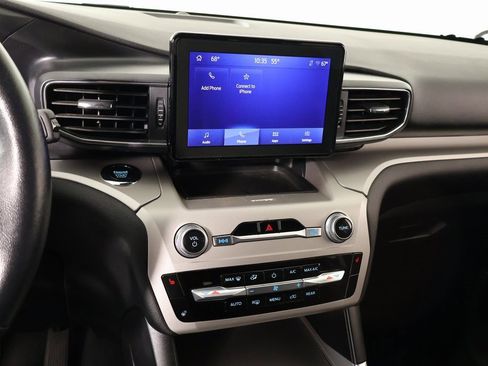 Used 2023 Ford Explorer XLT w/ Equipment Group 202A image 5