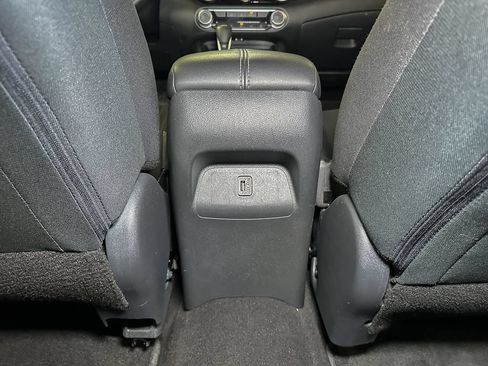 Used 2024 Nissan Sentra SV FWD image 23