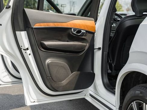 Used 2023 Volvo XC90 B6 Plus w/ Protection Package image 37