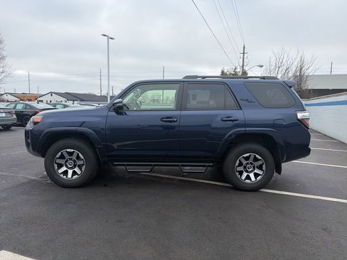 Used 2024 Toyota 4Runner TRD Off-Road Premium image 3