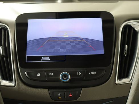 Used 2021 Chevrolet Malibu LT image 41