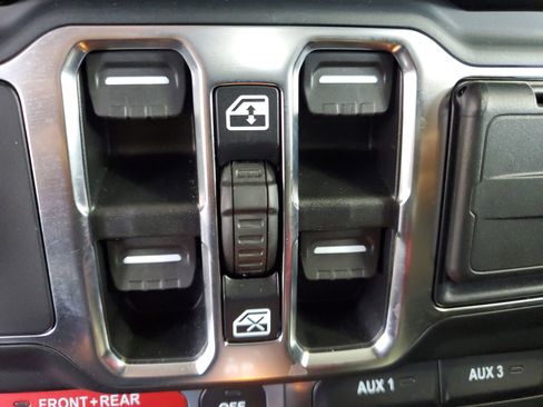 Used 2023 Jeep Wrangler Unlimited Rubicon image 15