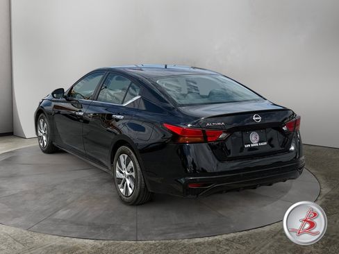 Used 2024 Nissan Altima 2.5 S FWD image 5