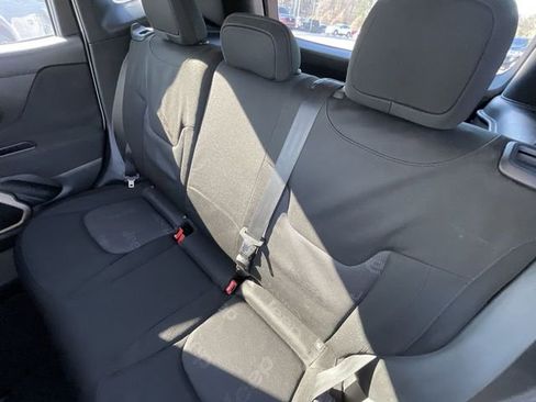 Used 2016 Jeep Renegade Sport w/ Power & Air Group image 18