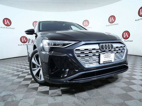 Used 2024 Audi Q8 e-tron Premium Plus w/ Premium Plus Package AWD/4WD image 2