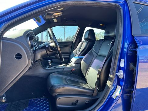 Used 2020 Dodge Charger SXT w/ Leather Interior Group image 10