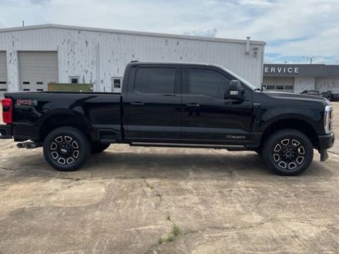 Used 2026 Ford F250 Platinum w/ FX4 Off-Road Package AWD/4WD image 4