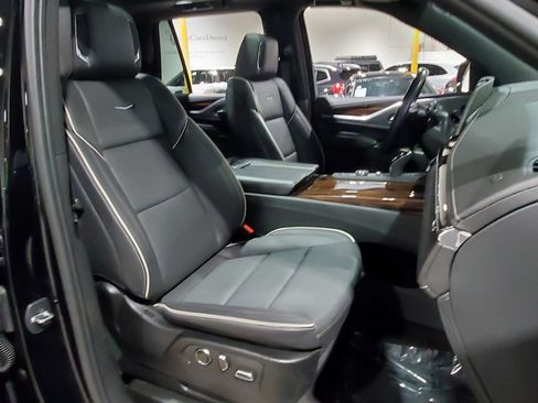 Used 2023 Cadillac Escalade Premium Luxury AWD/4WD image 14