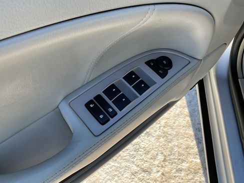 Used 2009 Buick Lucerne CXL image 19