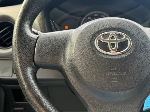 Used 2016 Toyota Yaris L FWD image 27