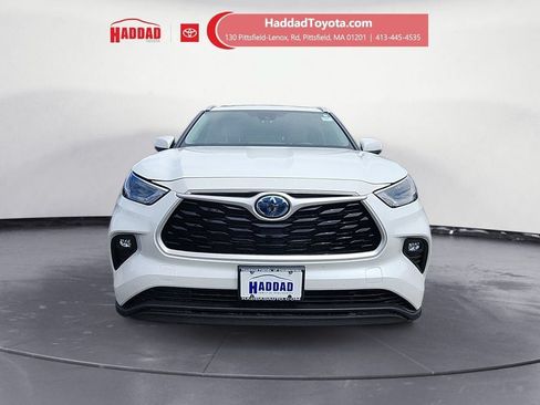 Used 2023 Toyota Highlander XLE AWD/4WD image 9