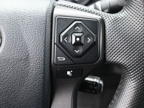 Certified 2017 Toyota Tacoma TRD Sport w/ Tow Package (A/T) image 16