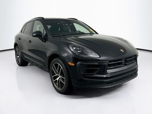 Certified 2024 Porsche Macan S AWD/4WD image 7