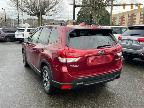 Used 2022 Subaru Forester Premium image 7