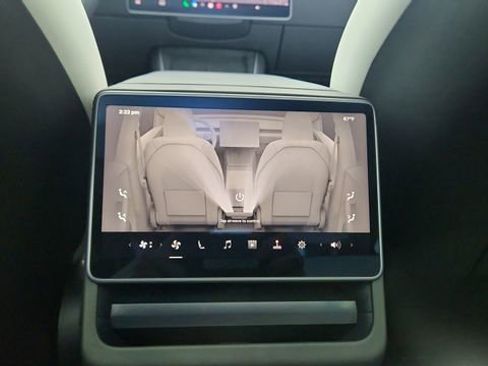 Used 2026 Tesla Model Y Long Range image 35