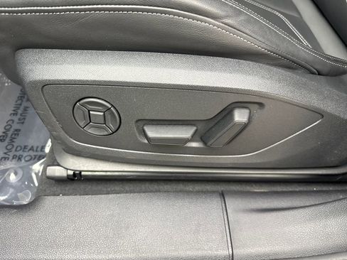 Used 2024 Audi Q3 2.0T Premium Plus w/ Premium Plus Package image 31