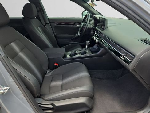 Used 2025 Honda Civic Sport image 15