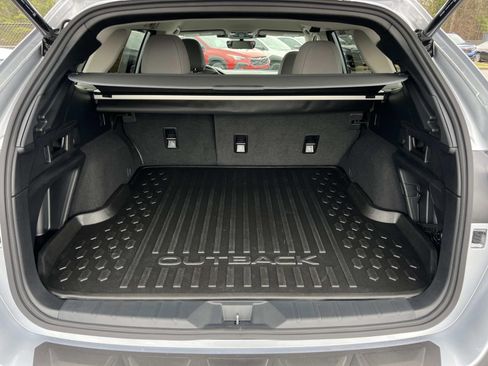 Certified 2025 Subaru Outback Premium w/ Popular Package #1A image 18