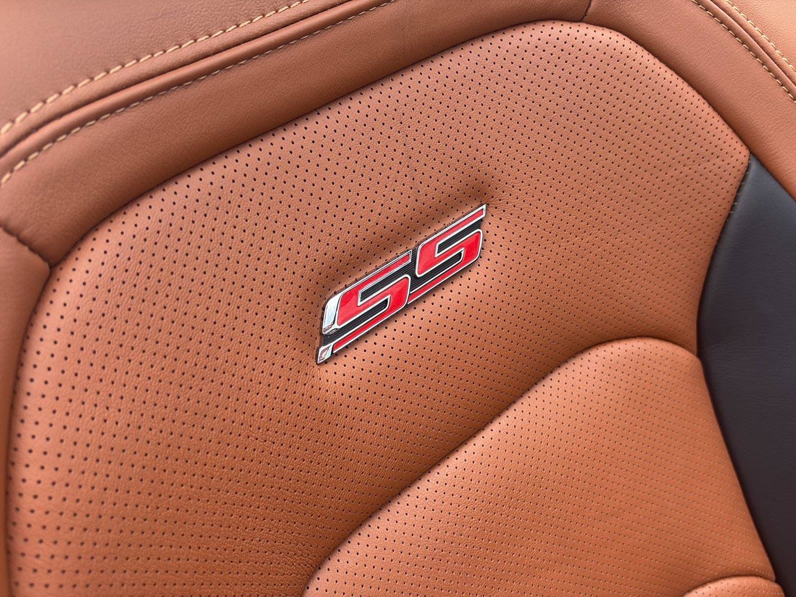 Used 2021 Chevrolet Camaro SS RWD image 27