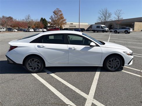 New 2026 Hyundai Elantra Blue image 8