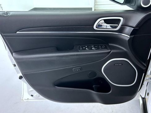 Used 2020 Jeep Grand Cherokee Summit AWD/4WD image 9