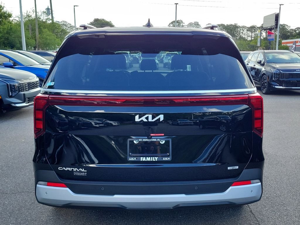 New 2026 Kia Carnival EX FWD image 5