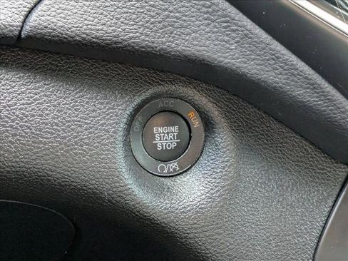 Used 2020 Jeep Cherokee Latitude Plus image 16