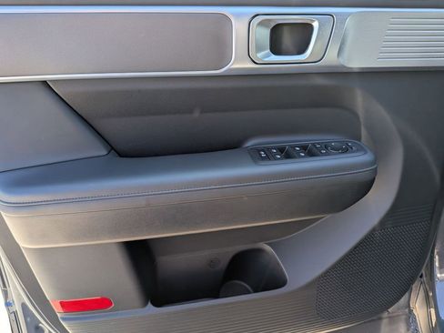 Used 2025 Hyundai Santa Fe SEL FWD image 11