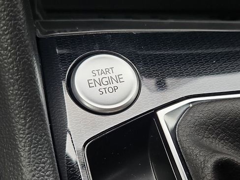 New 2026 Volkswagen Taos SE image 14