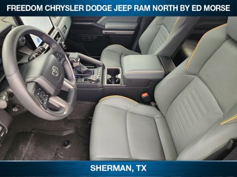 Used 2025 Toyota 4Runner Trailhunter image 10